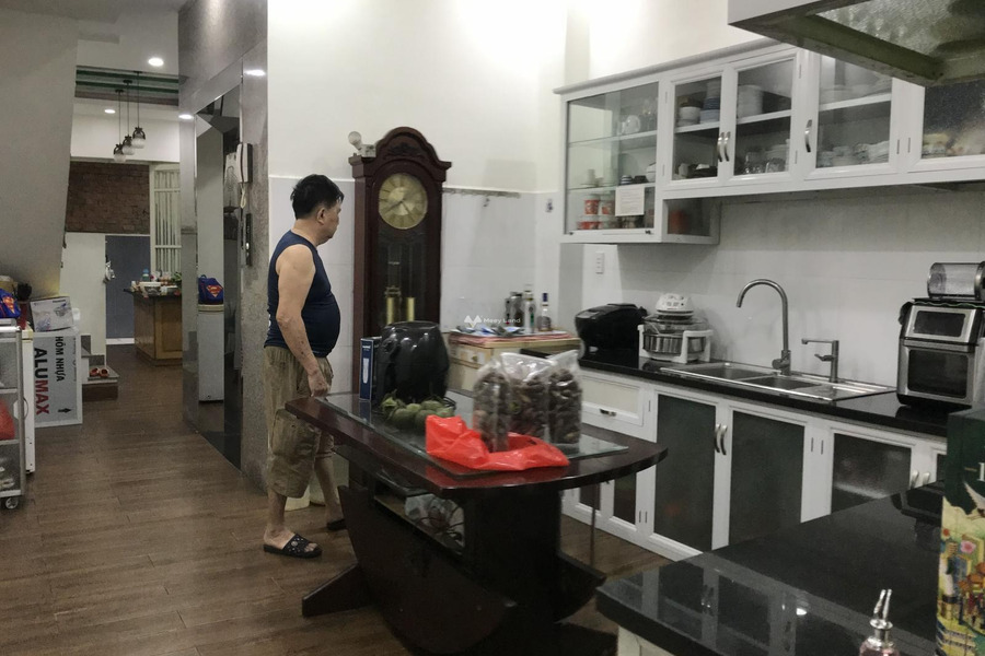 Bán nhà ngay trên Phú Trung, Tân Phú bán ngay với giá cực rẻ từ 11.8 tỷ diện tích gồm 74m2 tổng quan nhà bao gồm có 5 PN-01