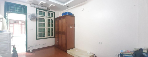 DT 46m2 bán nhà ở vị trí đẹp tọa lạc gần Nguyễn Khánh Toàn, Cầu Giấy nhìn chung gồm có 5 phòng ngủ hãy nhấc máy gọi ngay-03