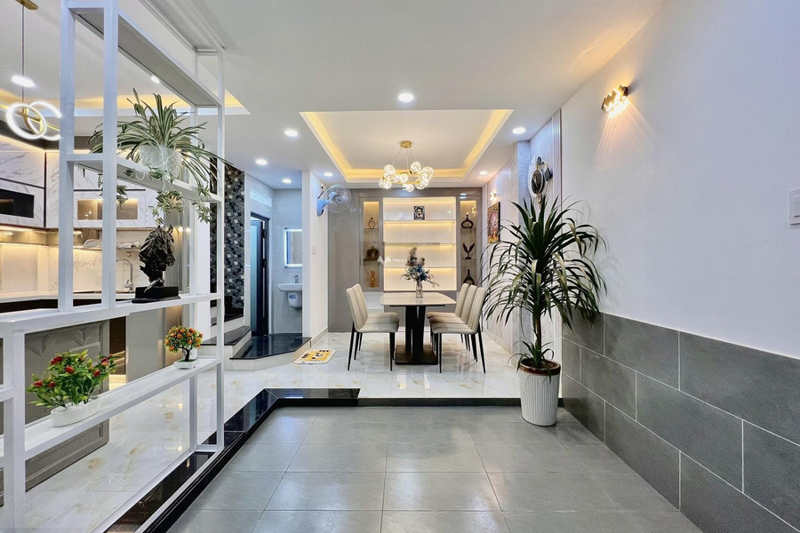 Bán nhà bán ngay với giá 5.35 tỷ diện tích chuẩn 43m2 vị trí đẹp ngay tại Phường 6, Hồ Chí Minh-01