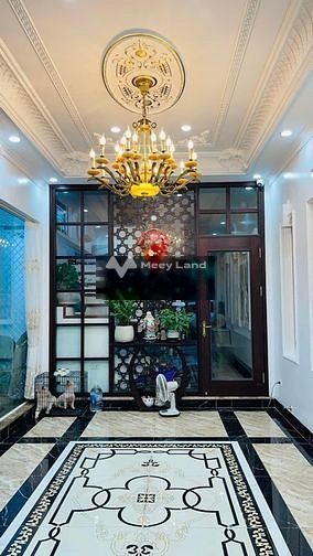 Gần Long Biên, Hà Nội bán nhà bán ngay với giá cực sốc từ 9 tỷ ngôi nhà có tất cả 4 PN 5 WC-01