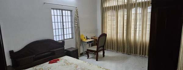 Cho thuê nhà nguyên căn giá rẻ 2,5 tầng đường Lê Hồng Phong, Nha Trang -03