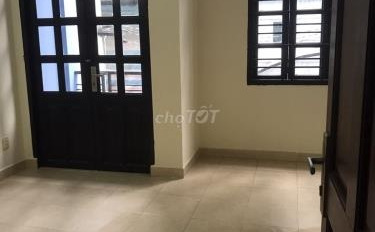 Căn nhà gồm 2 PN, cho thuê nhà ở diện tích chung là 60m2 vào ở luôn giá giao động 11 triệu/tháng vị trí mặt tiền tọa lạc ngay trên Đường Nguyễn Chí Th...-03