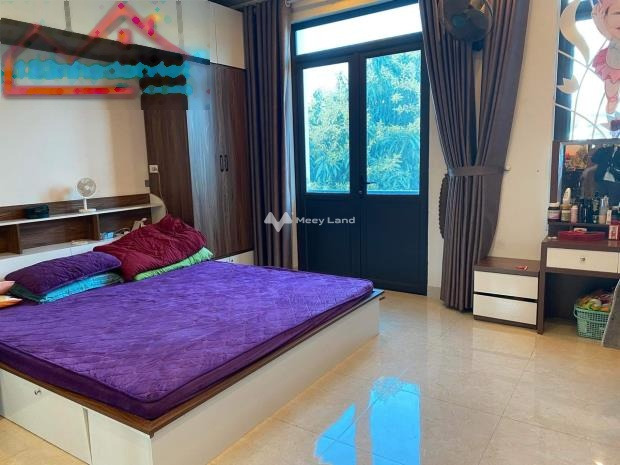 Bán nhà mặt tiền nằm ngay Nguyễn Chí Thanh, Thanh Hóa giá bán cực rẻ từ 5.4 tỷ diện tích gồm 88m2 trong nhà nhìn chung gồm 4 phòng ngủ-01