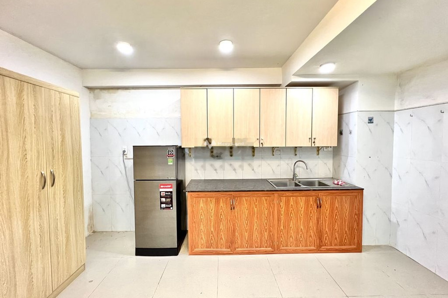 Cho thuê chung cư vị trí đặt tọa lạc gần Bình Long, Tân Phú, trong căn hộ này gồm 1 phòng ngủ, 1 WC thuận tiện đi lại-01