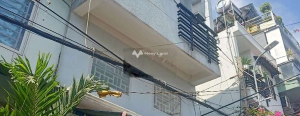 Phía trong Bình Tân, Hồ Chí Minh cho thuê nhà thuê ngay với giá sang tên 7 triệu/tháng, trong nhà tổng quan có tổng 3 PN, 3 WC-03