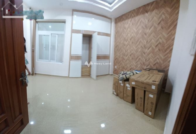 Diện tích 300m2, cho thuê biệt thự vị trí trung tâm Quốc Lộ 13, Hiệp Bình Phước, tổng quan nhà 5 phòng ngủ, nhà này bao gồm 6 mét giá ưu đãi-01