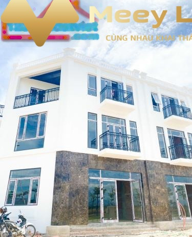Có dt gồm 206 m2 bán nhà vị trí thuận lợi ngay ở Võ Nguyên Giáp, Thủy Vân hướng Tây căn nhà bao gồm 3 phòng ngủ hỗ trợ mọi thủ tục miễn phí