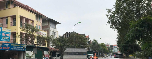 Nhà nhìn chung gồm 12 phòng ngủ, bán biệt thự diện tích cụ thể 300m2 bán ngay với giá cực rẻ từ 98 tỷ vị trí mặt tiền ngay trên Yên Xá, Thanh Trì-03
