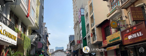Trong nhà có 3 phòng ngủ, bán nhà ở diện tích rộng 70m2 giá bán cực rẻ 38.99 tỷ vị trí nằm ngay ở Tân Định, Quận 1-03