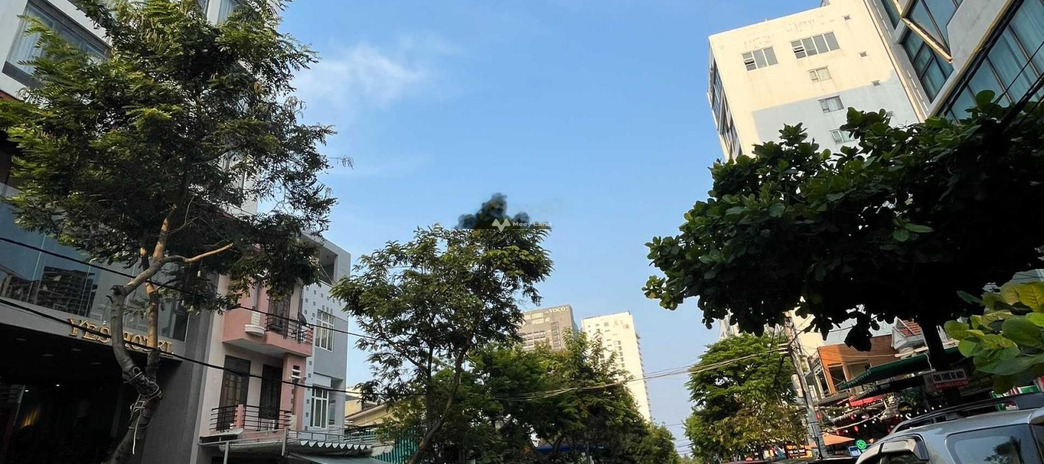 Bán nhà 3 tầng còn mới ra Nguyễn Văn Thoại 30m. Giá 9 tỷ. Lh 0389 836 *** 