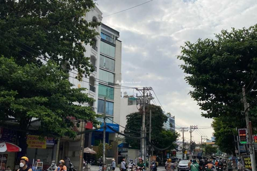 Ngôi nhà bao gồm 3 phòng ngủ, bán nhà ở diện tích khoảng 84.3m2 giá bán công khai 16 tỷ mặt tiền nằm ngay Nguyễn Xí, Hồ Chí Minh-01