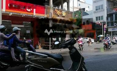 Cho thuê nhà, giá thuê đặc biệt 55 triệu/tháng có một diện tích sàn 200m2 vị trí cực kì thuận lợi ngay tại Phạm Ngũ Lão, Quận 1-02