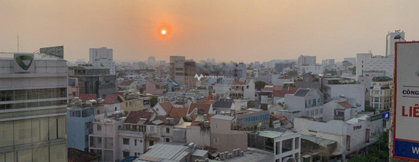 Dự án Kingston Residence, bán căn hộ nằm tại Nguyễn Văn Trỗi, Hồ Chí Minh diện tích rộng 126m2 căn này có Full nội thất như hình-02