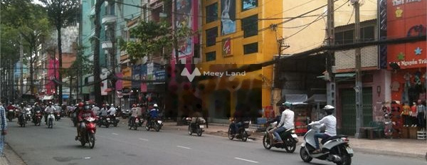 Nhà gồm 4 phòng ngủ bán nhà bán ngay với giá vô cùng rẻ 17.9 tỷ diện tích chuẩn 75m2 vị trí thuận lợi ngay tại Nguyễn Trãi, Phường 14-03