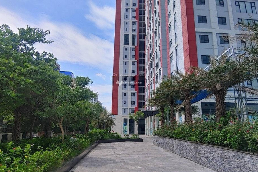 Trong căn hộ này gồm Cơ bản, bán căn hộ diện tích rất rộng 138m2 vị trí thuận lợi tọa lạc gần Dịch Vọng Hậu, Hà Nội-01