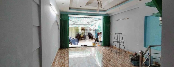 Vị trí mặt tiền tại Quận 7, Hồ Chí Minh cho thuê nhà thuê ngay với giá phải chăng từ 10 triệu/tháng, trong ngôi nhà này gồm 2 PN, 2 WC-02