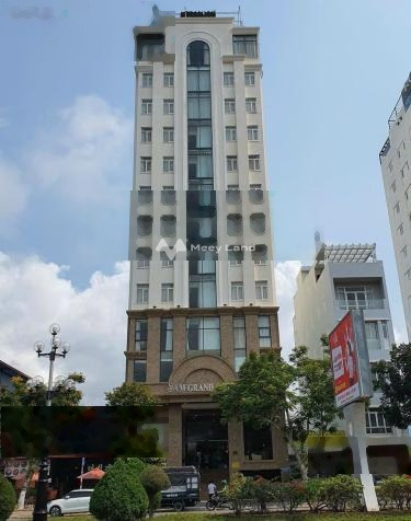 Bán nhà vị trí thuận lợi tọa lạc trên Phạm Văn Đồng, Đà Nẵng bán ngay với giá thị trường 111 tỷ có diện tích chung là 344m2 hướng KXĐ-01