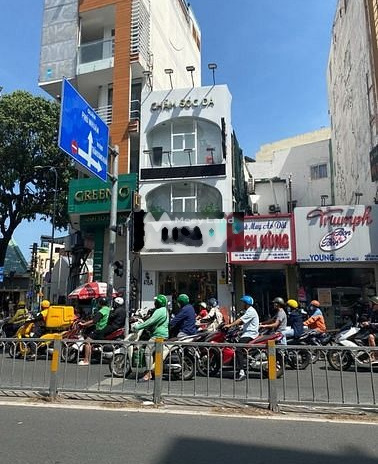 Trong Hai Bà Trưng, Hồ Chí Minh cho thuê cửa hàng 35 triệu/tháng điểm nhấn gần mt 4 mét bãi đậu xe rộng