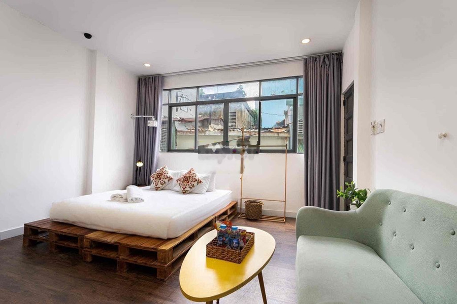 Nhà gồm 10 phòng ngủ, cho thuê nhà, thuê ngay với giá hữu nghị chỉ 47 triệu/tháng diện tích rộng rãi 120m2 vị trí đẹp ngay Quận 1, Hồ Chí Minh-01
