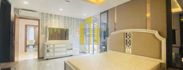 Vị trí trung tâm Quận 2, Hồ Chí Minh cho thuê nhà thuê ngay với giá ưu đãi từ 81 triệu/tháng, căn nhà có tổng cộng 5 phòng ngủ, 5 WC-03