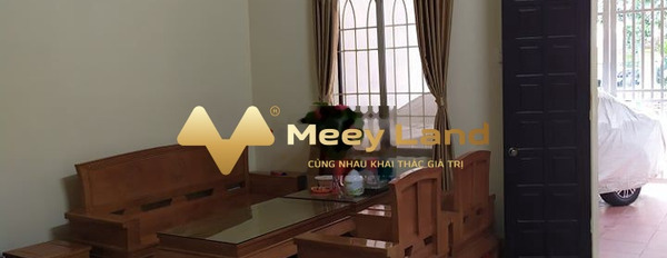 Bán nhà mặt tiền nằm ngay ở Hoàng Đồng, Lạng Sơn bán ngay với giá bất ngờ từ 2.05 tỷ có dt chung 128 m2 trong nhà tổng quan gồm có 2 PN-02