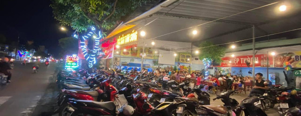 Xoay vốn cho thuê cửa hàng có diện tích quy ước 200m2 vị trí thuận lợi ngay Quận 2, Hồ Chí Minh thuê ngay với giá mềm 55 triệu/tháng, 1 WC-03