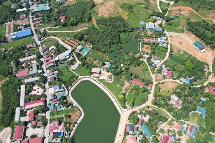 Bán căn nhà vị trí nằm tại Phú Mãn, Hà Nội bán ngay với giá khoảng 5.9 tỷ có diện tích chính 1141m2 ngõ lưu thông rộng 7 m liên hệ chính chủ-01
