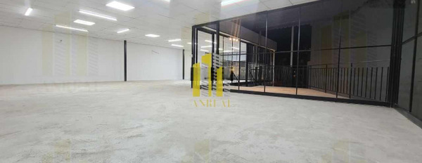 Văn phòng 140m2 - sàn trống đẹp - Giá 30 triệu/th -03