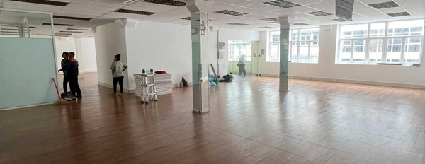 Thuê ngay với giá phải chăng từ 40 triệu/tháng cho thuê sàn văn phòng vị trí nằm ngay Nguyễn Thái Bình, Quận 1 với diện tích chuẩn 300m2-02