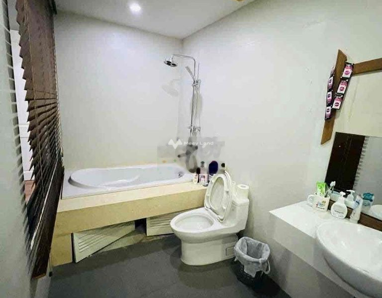 Diện tích rộng rãi 200m2, cho thuê nhà ở vị trí thuận lợi ngay tại Sơn Thủy, Đà Nẵng, căn này gồm có 5 phòng ngủ, 6 WC trao đổi trực tiếp-01