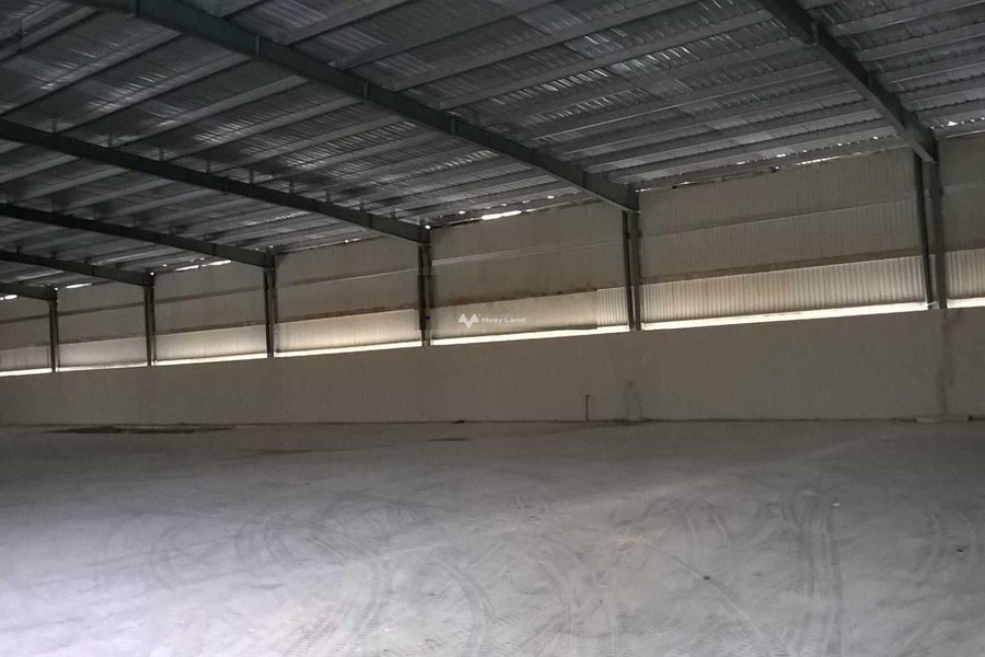 Do cần gấp tiền cho thuê kho bãi diện tích rộng 1500m2 vị trí đẹp nằm ngay Long Biên, Hà Nội liên hệ chính chủ-01