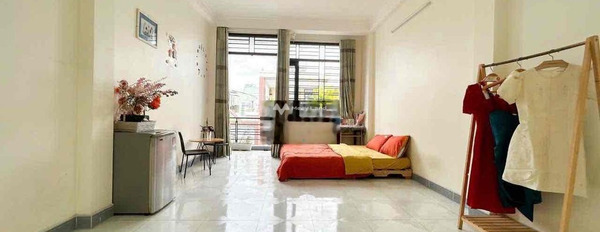 Căn hộ này có tổng 2 PN, cho thuê căn hộ vị trí thuận lợi tọa lạc trên Phường 12, Hồ Chí Minh, 1 WC vui lòng liên hệ để xem trực tiếp-03