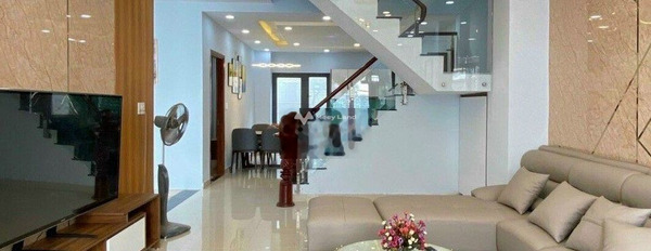 Giá 17 triệu/tháng, cho thuê nhà diện tích rộng là 100m2 vị trí nằm ở Tân Phú, Hồ Chí Minh, trong căn này có tổng 6 phòng ngủ, 5 WC không ngập nước-03