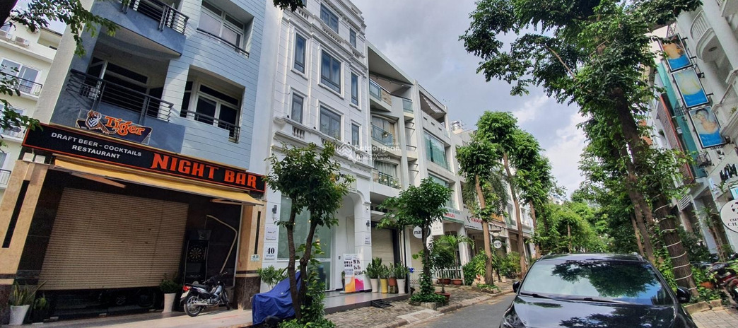 Diện tích 111m2 bán nhà ở vị trí đẹp ngay ở Quận 7, Hồ Chí Minh tổng quan căn này gồm có 5 phòng ngủ 6 WC lh xem trực tiếp