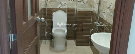 Nhà gồm có 4 phòng ngủ, bán nhà ở có diện tích chung là 40m2 bán ngay với giá cạnh tranh chỉ 4.85 tỷ vị trí mặt tiền ngay ở Đường Số 18, Hồ Chí Minh-02