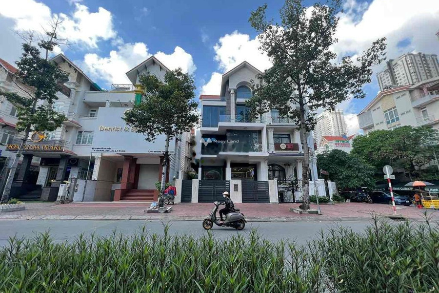 Cho thuê nhà mặt tiền đường Nguyễn Thị Thập Quận 7 DT 5x30 3 tầng -01