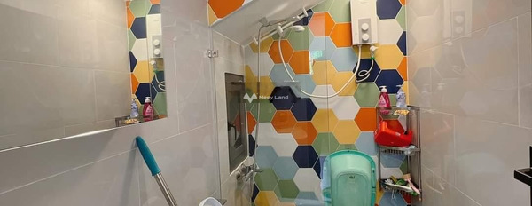 DT 40m2 bán nhà ở vị trí mặt tiền ngay tại Nguyễn Khoái, Hồ Chí Minh hướng Đông - Bắc nhìn chung có tổng 2 phòng ngủ 2 WC cảm ơn đã xem tin.-02