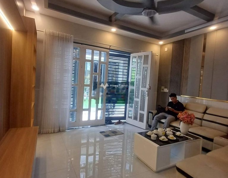 Bán nhà vị trí thuận lợi tọa lạc ở Khánh Hội, Hồ Chí Minh bán ngay với giá rẻ chỉ 2.8 tỷ diện tích chuẩn 30m2 tổng quan nhìn tổng quan có 3 phòng ngủ-01