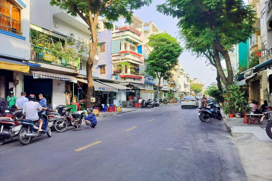 Nằm ở Quận 10, Hồ Chí Minh, bán nhà, bán ngay với giá hiện tại 13 tỷ diện tích rộng 60m2, ngôi nhà gồm 4 PN liên hệ chính chủ.-01