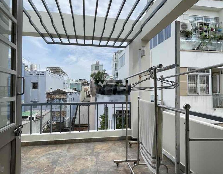 Tại Quận 1, Hồ Chí Minh cho thuê nhà thuê ngay với giá hạt dẻ chỉ 25 triệu/tháng, trong căn này thì có 4 phòng ngủ, 3 WC-01