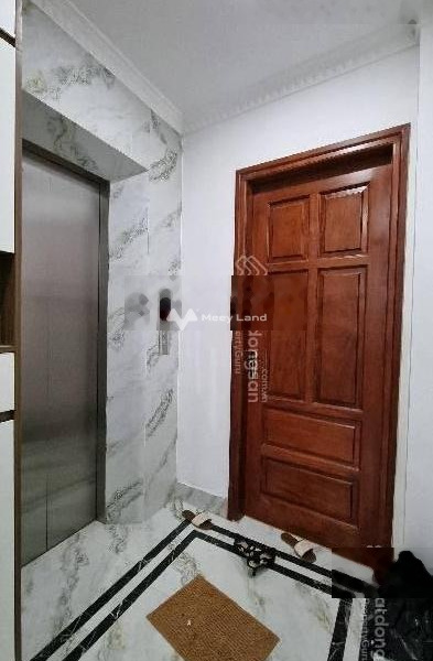 Diện tích 57m2 bán nhà ở nằm ngay bên trong Hoàng Mai, Hoàng Văn Thụ tổng quan bên trong nhà có 8 PN vào ở ngay-01