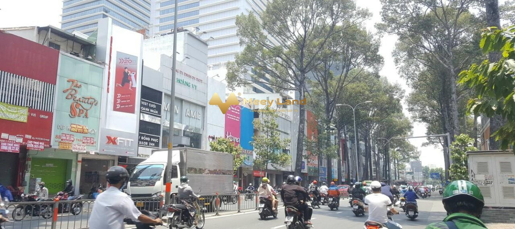 Diện tích 112m2 bán nhà ở vị trí thuận lợi tọa lạc gần Đường 3/2, Hồ Chí Minh hướng Đông - Nam tổng quan căn này thì có 7 phòng ngủ 7 WC khách có thiệ...