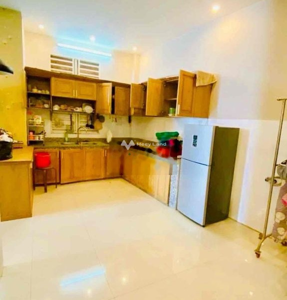Nhà gồm 2 PN, cho thuê nhà, giá thuê cực êm chỉ 6 triệu/tháng với diện tích là 70m2 vị trí hấp dẫn nằm ở Nguyễn Ái Quốc, Biên Hòa-01