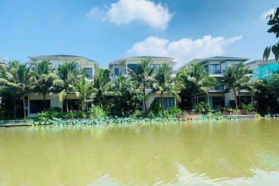 Cần bán biệt thự nằm tại Xuân Quan, Hưng Yên, diện tích đúng với trên ảnh 300m2, hướng Nam, trong căn này bao gồm 5 PN, 5 WC giá tốt nhất-01