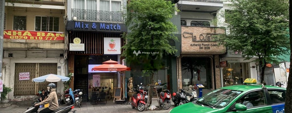 Cho thuê nhà có diện tích là 90m2 vị trí ngay Bến Nghé, Hồ Chí Minh thuê ngay với giá hữu nghị từ 145 triệu/tháng, trong căn này có 4 PN, 4 WC-03