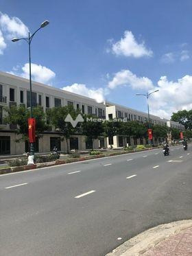Cần cho thuê nhà ở vị trí nằm trên Lê Văn Việt, Hồ Chí Minh, thuê ngay với giá siêu khủng 37 triệu/tháng có diện tích tổng là 100m2 vị trí đắc địa
