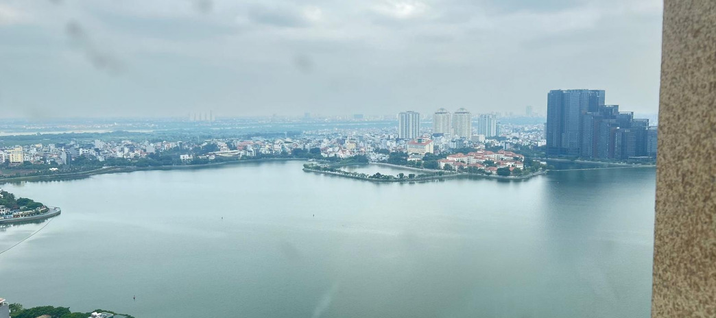 Nằm ở Quảng An, Tây Hồ, bán nhà có diện tích rộng 260m2, tổng quan trong căn nhà 41 PN khách có thiện chí liên hệ ngay.