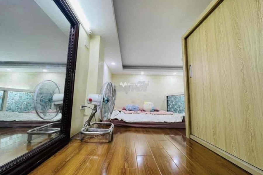 Cho thuê nhà vị trí thuận lợi tọa lạc gần Hai Bà Trưng, Hà Nội, thuê ngay với giá 6.9 triệu/tháng với diện tích là 50m2, căn nhà có 2 phòng ngủ-01