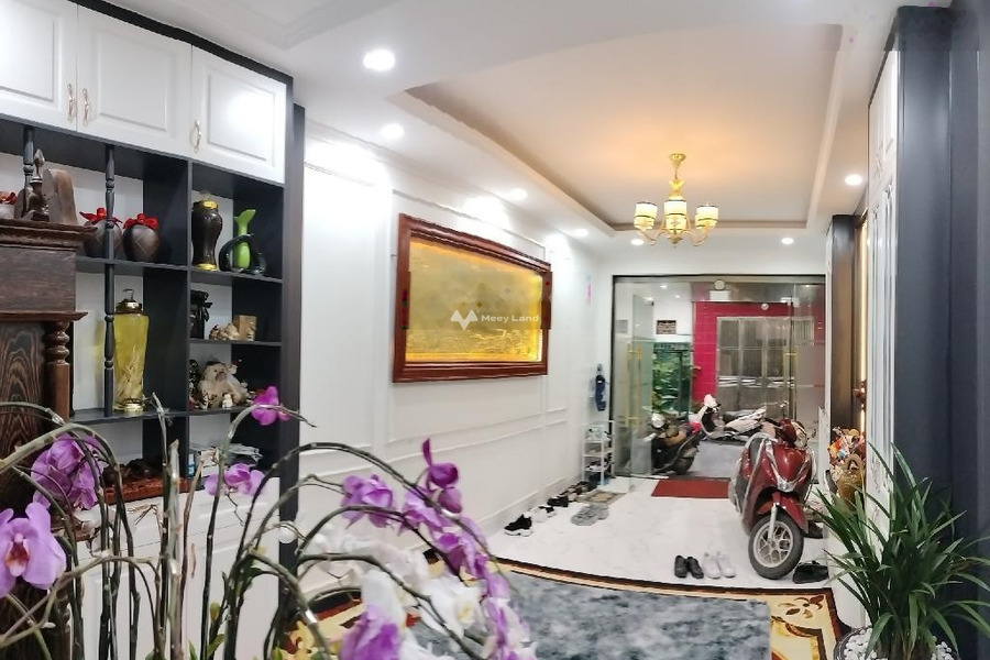 Tổng quan bao gồm có 3 PN bán nhà bán ngay với giá hợp lý 3.7 tỷ diện tích khoảng 36m2 tọa lạc trên Long Biên, Hà Nội-01