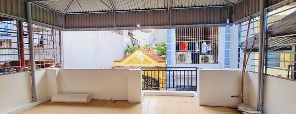 Nhà có 3 PN bán nhà ở có diện tích 40m2 giá bán cực êm 3.5 tỷ mặt tiền tọa lạc gần Nguyễn Đức Cảnh, Hà Nội-03